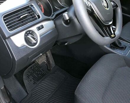 Сірий Фольксваген Пассат, об'ємом двигуна 2 л та пробігом 150 тис. км за 17000 $, фото 58 на Automoto.ua