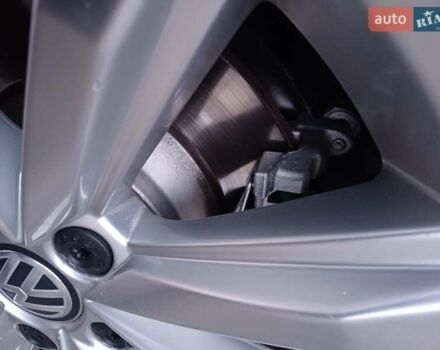 Серый Фольксваген Пассат, объемом двигателя 1.6 л и пробегом 145 тыс. км за 16300 $, фото 33 на Automoto.ua
