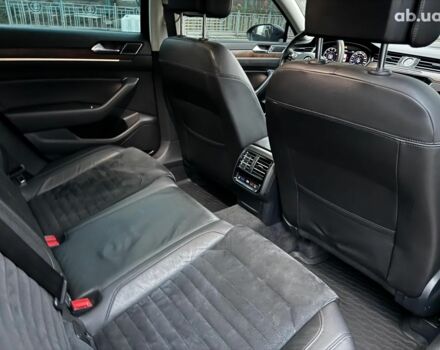 Серый Фольксваген Пассат, объемом двигателя 1.8 л и пробегом 215 тыс. км за 19990 $, фото 43 на Automoto.ua