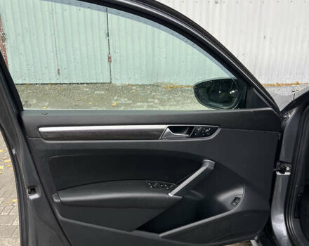 Фольксваген Пассат 2018 в Киеве на Automoto.ua Серый Фольксваген Пассат, объемом двигателя 2 л и пробегом 124 тыс. км за 14300 $, фото 11 на Automoto.ua