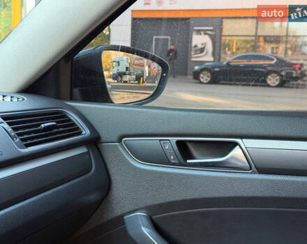 Сірий Фольксваген Пассат, об'ємом двигуна 2 л та пробігом 110 тис. км за 11699 $, фото 57 на Automoto.ua