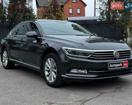 Серый Фольксваген Пассат, объемом двигателя 1.8 л и пробегом 215 тыс. км за 19990 $, фото 5 на Automoto.ua