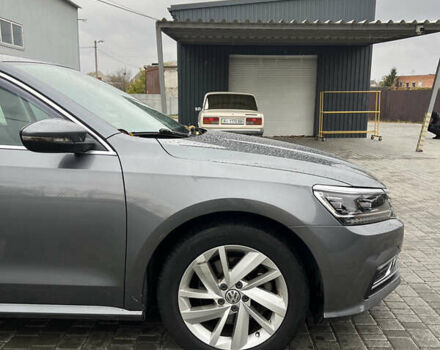 Фольксваген Пассат 2018 в Киеве на Automoto.ua Серый Фольксваген Пассат, объемом двигателя 2 л и пробегом 124 тыс. км за 14300 $, фото 9 на Automoto.ua