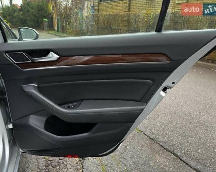 Сірий Фольксваген Пассат, об'ємом двигуна 2 л та пробігом 184 тис. км за 22490 $, фото 32 на Automoto.ua