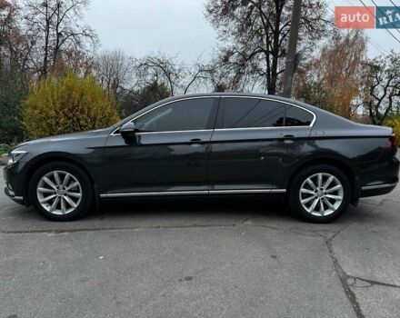 Серый Фольксваген Пассат, объемом двигателя 1.8 л и пробегом 215 тыс. км за 19990 $, фото 20 на Automoto.ua