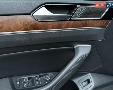 Серый Фольксваген Пассат, объемом двигателя 1.8 л и пробегом 215 тыс. км за 19990 $, фото 30 на Automoto.ua