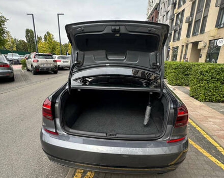 Серый Фольксваген Пассат, объемом двигателя 3.6 л и пробегом 95 тыс. км за 16300 $, фото 24 на Automoto.ua