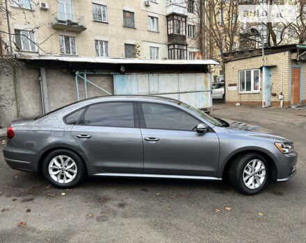 Сірий Фольксваген Пассат, об'ємом двигуна 2 л та пробігом 150 тис. км за 17000 $, фото 45 на Automoto.ua