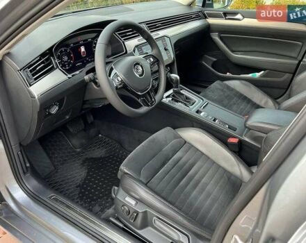 Серый Фольксваген Пассат, объемом двигателя 1.97 л и пробегом 257 тыс. км за 21500 $, фото 1 на Automoto.ua