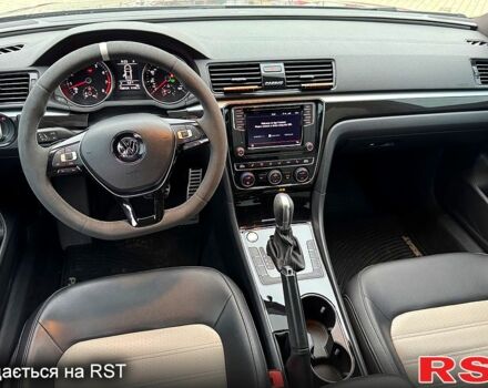 Серый Фольксваген Пассат, объемом двигателя 3.6 л и пробегом 109 тыс. км за 17500 $, фото 6 на Automoto.ua