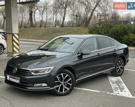 Серый Фольксваген Пассат, объемом двигателя 1.97 л и пробегом 153 тыс. км за 25999 $, фото 2 на Automoto.ua