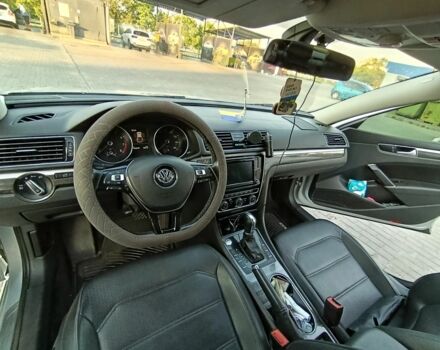 Серый Фольксваген Пассат, объемом двигателя 2 л и пробегом 129 тыс. км за 17000 $, фото 5 на Automoto.ua