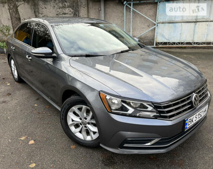 Сірий Фольксваген Пассат, об'ємом двигуна 2 л та пробігом 150 тис. км за 17000 $, фото 23 на Automoto.ua