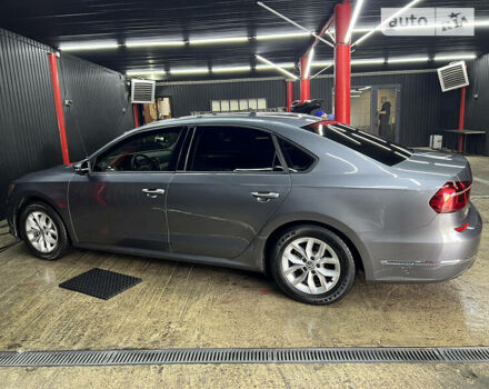 Сірий Фольксваген Пассат, об'ємом двигуна 2 л та пробігом 150 тис. км за 17000 $, фото 53 на Automoto.ua