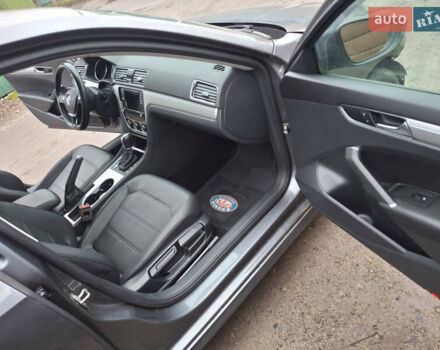 Сірий Фольксваген Пассат, об'ємом двигуна 2 л та пробігом 72 тис. км за 10700 $, фото 14 на Automoto.ua