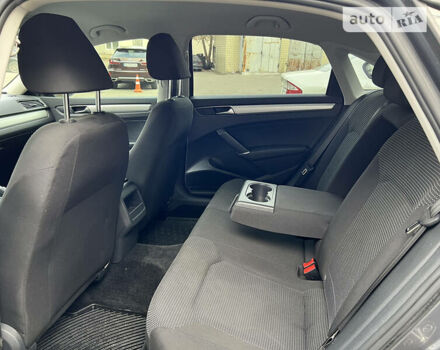 Сірий Фольксваген Пассат, об'ємом двигуна 2 л та пробігом 150 тис. км за 17000 $, фото 33 на Automoto.ua