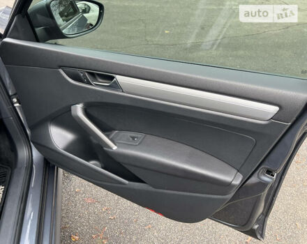 Сірий Фольксваген Пассат, об'ємом двигуна 2 л та пробігом 150 тис. км за 17000 $, фото 39 на Automoto.ua