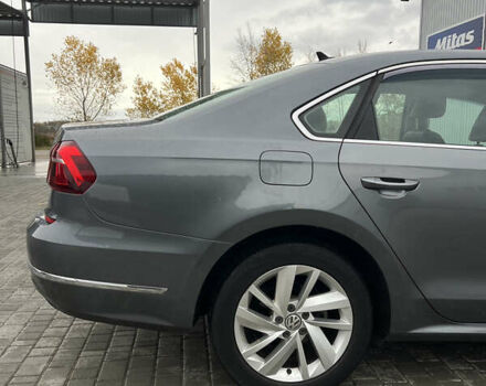 Фольксваген Пассат 2018 в Киеве на Automoto.ua Серый Фольксваген Пассат, объемом двигателя 2 л и пробегом 124 тыс. км за 14300 $, фото 10 на Automoto.ua