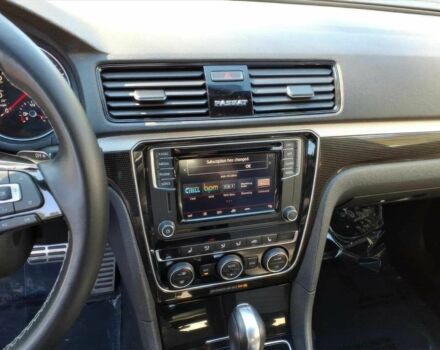 Фольксваген Пассат 2018 в Киеве на Automoto.ua Серый Фольксваген Пассат, объемом двигателя 3.6 л и пробегом 33 тыс. км за 6000 $, фото 9 на Automoto.ua