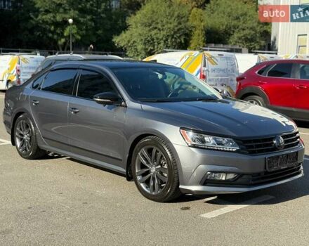 Серый Фольксваген Пассат, объемом двигателя 2 л и пробегом 102 тыс. км за 20500 $, фото 1 на Automoto.ua