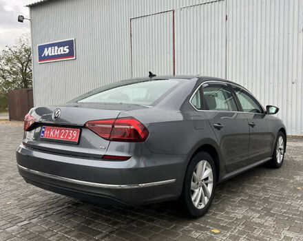 Фольксваген Пассат 2018 в Киеве на Automoto.ua Серый Фольксваген Пассат, объемом двигателя 2 л и пробегом 124 тыс. км за 14300 $, фото 4 на Automoto.ua