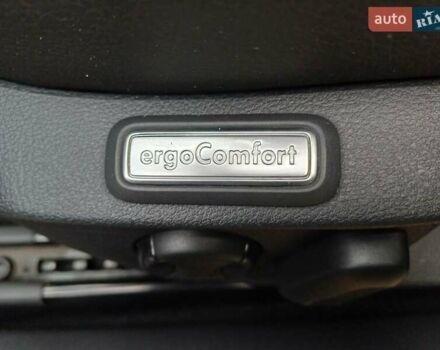 Серый Фольксваген Пассат, объемом двигателя 1.6 л и пробегом 145 тыс. км за 16300 $, фото 49 на Automoto.ua