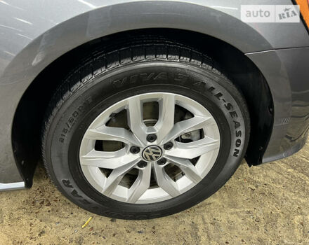 Сірий Фольксваген Пассат, об'ємом двигуна 2 л та пробігом 150 тис. км за 17000 $, фото 21 на Automoto.ua