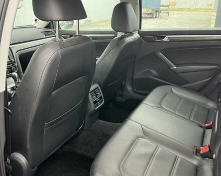 Фольксваген Пассат 2018 в Киеве на Automoto.ua Серый Фольксваген Пассат, объемом двигателя 2 л и пробегом 124 тыс. км за 14300 $, фото 18 на Automoto.ua