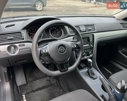 Сірий Фольксваген Пассат, об'ємом двигуна 2 л та пробігом 150 тис. км за 17000 $, фото 5 на Automoto.ua