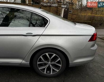 Сірий Фольксваген Пассат, об'ємом двигуна 2 л та пробігом 184 тис. км за 22490 $, фото 10 на Automoto.ua