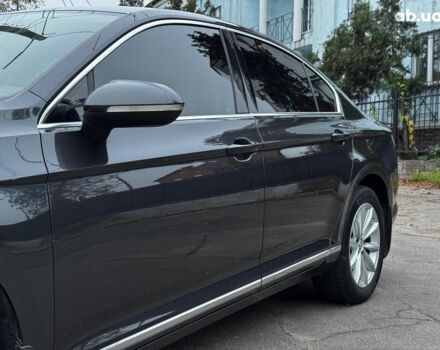 Серый Фольксваген Пассат, объемом двигателя 1.8 л и пробегом 215 тыс. км за 19990 $, фото 9 на Automoto.ua