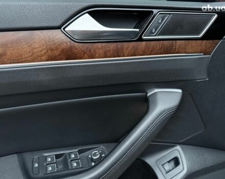 Серый Фольксваген Пассат, объемом двигателя 1.8 л и пробегом 215 тыс. км за 19990 $, фото 29 на Automoto.ua