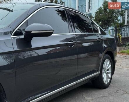 Серый Фольксваген Пассат, объемом двигателя 1.8 л и пробегом 215 тыс. км за 19990 $, фото 8 на Automoto.ua