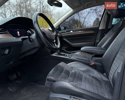 Серый Фольксваген Пассат, объемом двигателя 1.8 л и пробегом 215 тыс. км за 19990 $, фото 31 на Automoto.ua