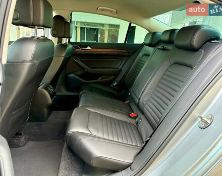 Серый Фольксваген Пассат, объемом двигателя 1.97 л и пробегом 145 тыс. км за 22500 $, фото 27 на Automoto.ua