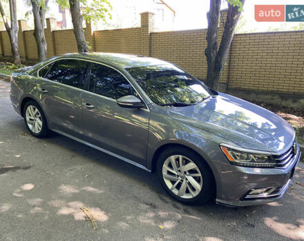 Серый Фольксваген Пассат, объемом двигателя 2 л и пробегом 106 тыс. км за 15400 $, фото 4 на Automoto.ua