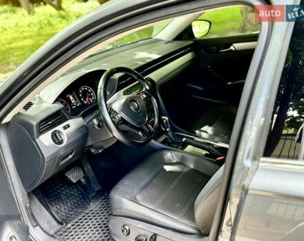 Сірий Фольксваген Пассат, об'ємом двигуна 2 л та пробігом 128 тис. км за 19000 $, фото 10 на Automoto.ua