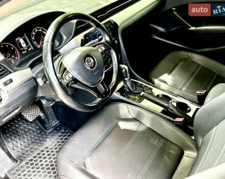 Сірий Фольксваген Пассат, об'ємом двигуна 2 л та пробігом 128 тис. км за 19000 $, фото 9 на Automoto.ua