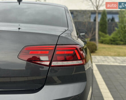 Серый Фольксваген Пассат, объемом двигателя 1.97 л и пробегом 245 тыс. км за 20500 $, фото 20 на Automoto.ua