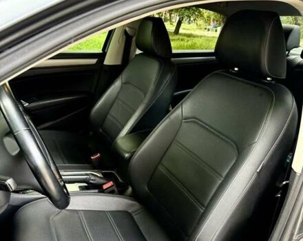 Сірий Фольксваген Пассат, об'ємом двигуна 2 л та пробігом 128 тис. км за 19000 $, фото 12 на Automoto.ua