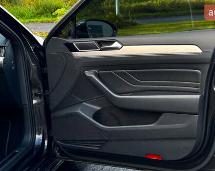 Серый Фольксваген Пассат, объемом двигателя 1.97 л и пробегом 245 тыс. км за 21800 $, фото 23 на Automoto.ua