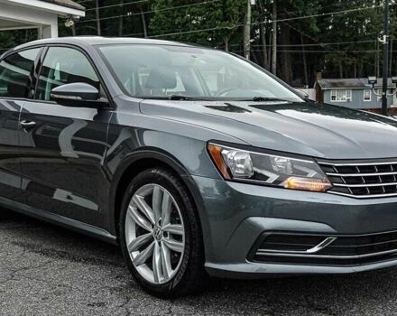 Фольксваген Пассат 2019 в Львове на Automoto.ua Серый Фольксваген Пассат, объемом двигателя 2 л и пробегом 40 тыс. км за 7500 $, фото 2 на Automoto.ua