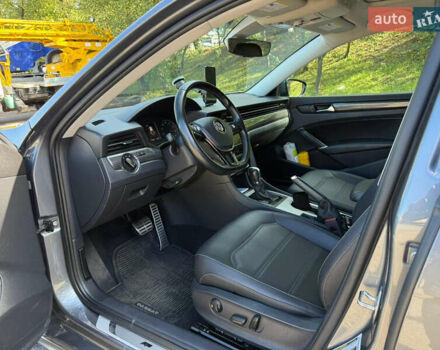 Сірий Фольксваген Пассат, об'ємом двигуна 2 л та пробігом 173 тис. км за 18350 $, фото 4 на Automoto.ua