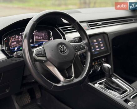 Серый Фольксваген Пассат, объемом двигателя 1.97 л и пробегом 207 тыс. км за 24000 $, фото 77 на Automoto.ua