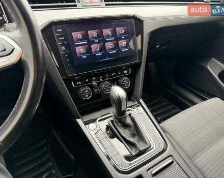 Серый Фольксваген Пассат, объемом двигателя 1.97 л и пробегом 207 тыс. км за 24000 $, фото 111 на Automoto.ua