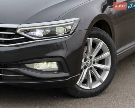 Серый Фольксваген Пассат, объемом двигателя 1.97 л и пробегом 207 тыс. км за 24000 $, фото 3 на Automoto.ua