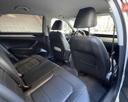 Серый Фольксваген Пассат, объемом двигателя 1.98 л и пробегом 129 тыс. км за 17900 $, фото 5 на Automoto.ua