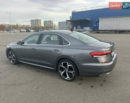 Фольксваген Пассат 2020 в Киеве на Automoto.ua Серый Фольксваген Пассат, объемом двигателя 2 л и пробегом 129 тыс. км за 17999 $, фото 5 на Automoto.ua