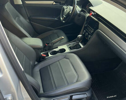 Сірий Фольксваген Пассат, об'ємом двигуна 2 л та пробігом 49 тис. км за 18800 $, фото 22 на Automoto.ua