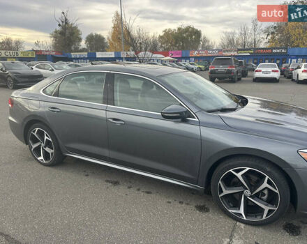 Фольксваген Пассат 2020 в Киеве на Automoto.ua Серый Фольксваген Пассат, объемом двигателя 2 л и пробегом 129 тыс. км за 17999 $, фото 12 на Automoto.ua